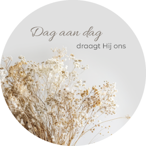 Muurcirkel met bijbeltekst - Dag aan dag draagt Hij ons